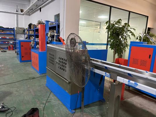 90 kg/h Línea de producción de máquinas de extrusión de PVC para la fabricación de cables